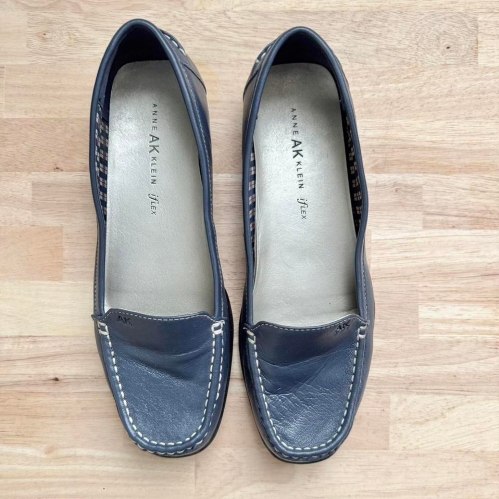Navy Blue Leather Loafer Size 10 preppy square toe minimal stitching